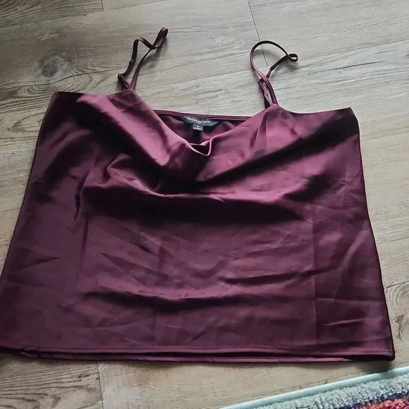 Lot of 4 Banana Republic Tops - Picture 8 of 12